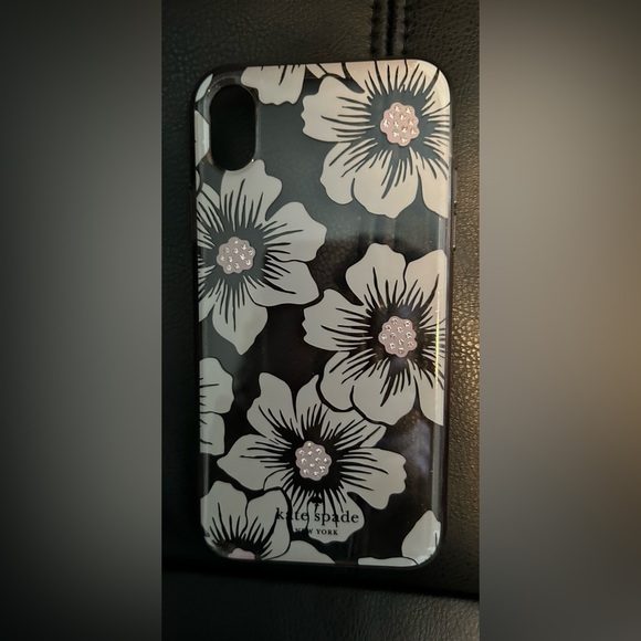 Like New Kate Spade PAIR OF IPHONE XR Hardshell Protective Cases - Picture 3 of 7